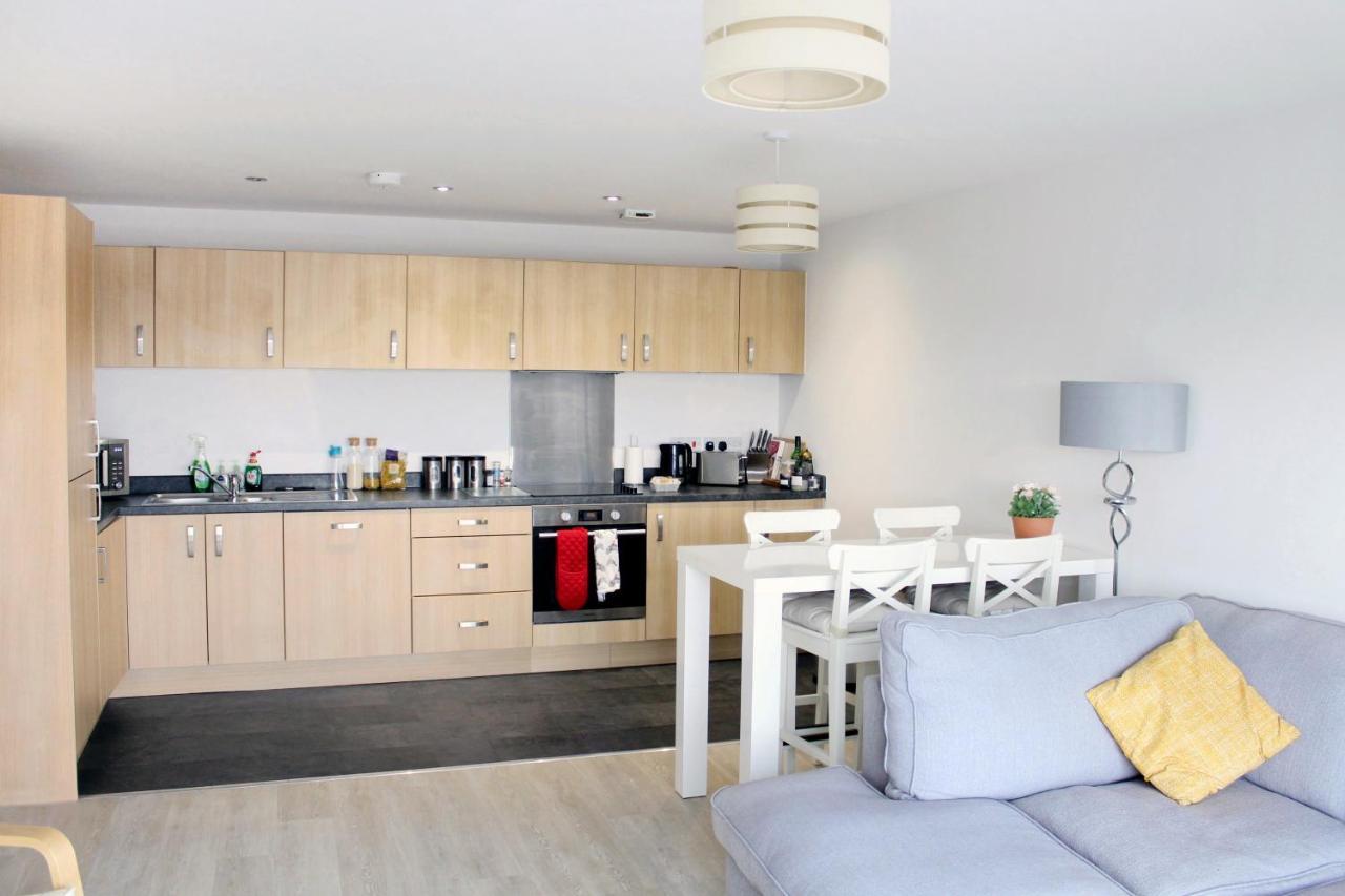 Manchester Escape - Private Room & Bathroom Near Etihad And Coop Arena - Free Secure Parking Buitenkant foto