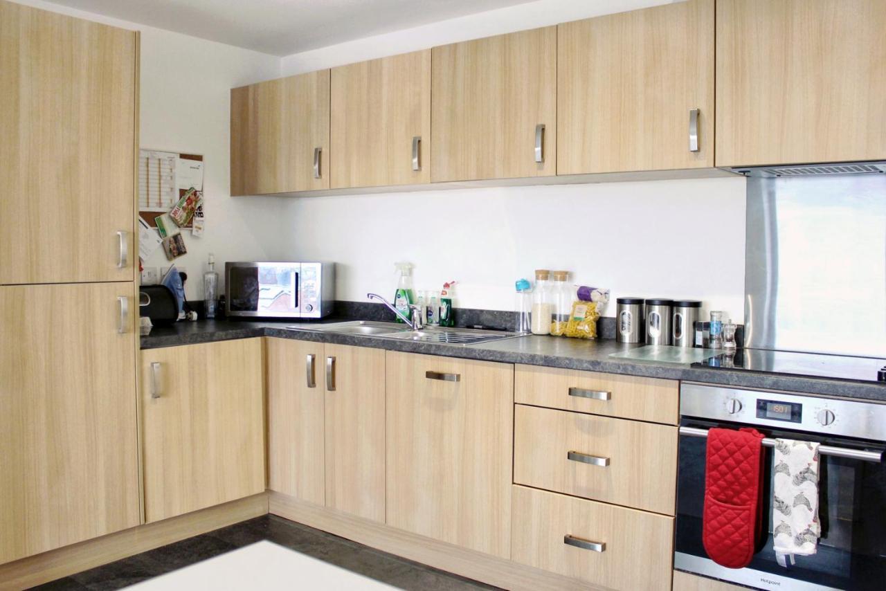 Manchester Escape - Private Room & Bathroom Near Etihad And Coop Arena - Free Secure Parking Buitenkant foto