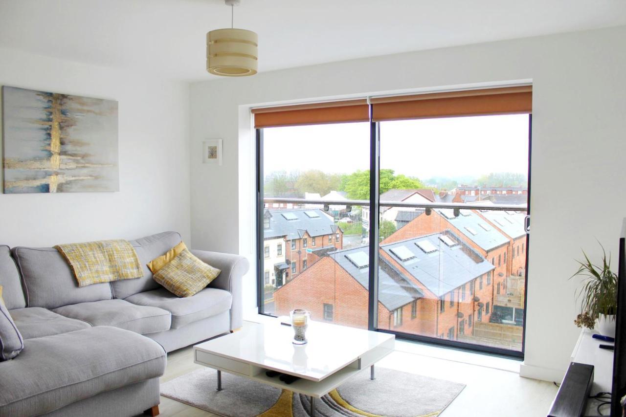 Manchester Escape - Private Room & Bathroom Near Etihad And Coop Arena - Free Secure Parking Buitenkant foto
