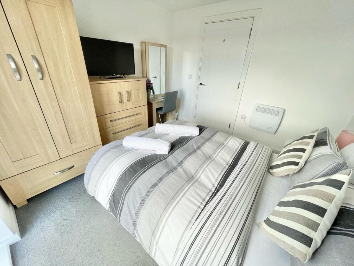 Manchester Escape - Private Room & Bathroom Near Etihad And Coop Arena - Free Secure Parking Buitenkant foto
